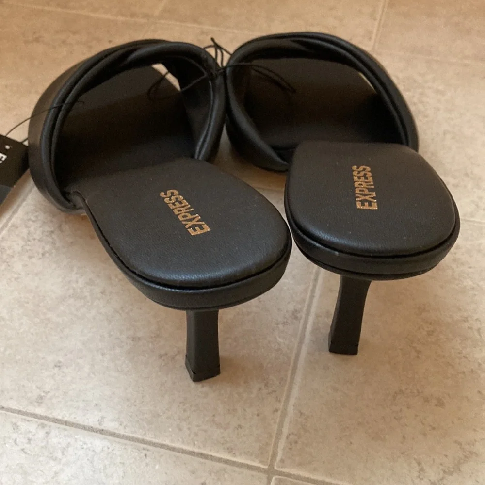 Express Women’s Sandals NWT - Picture 5 of 8